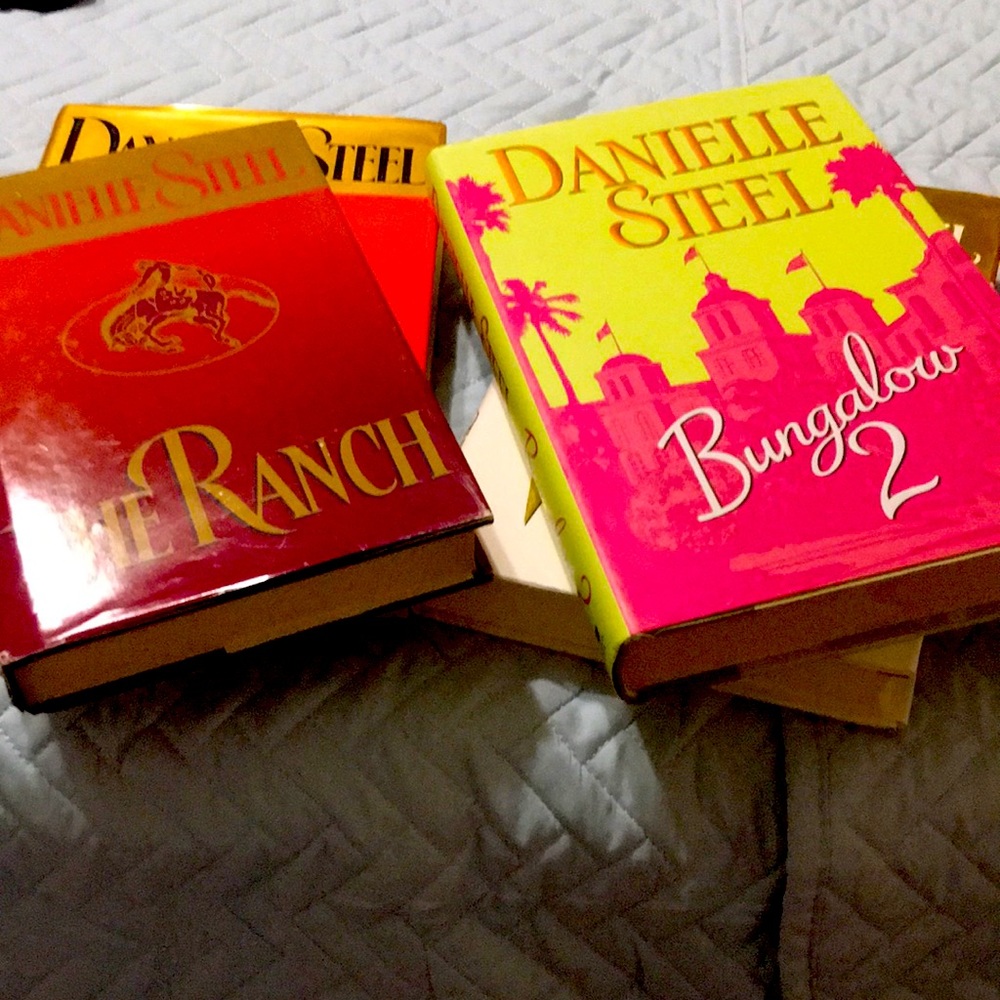 4 Danielle Steel HardCover Books